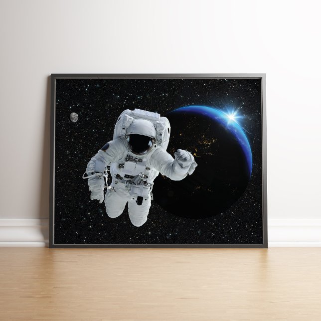 Astronaut i rymd Jord - kelestial Poster (Astronaut in Space Earth Celestial Poster in a black frame.)