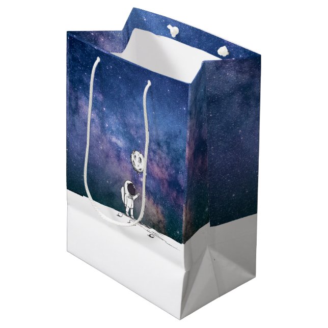 Astronaut i rymden med måne-ballongcosmos stjärnor (Framsidan Vinklad)