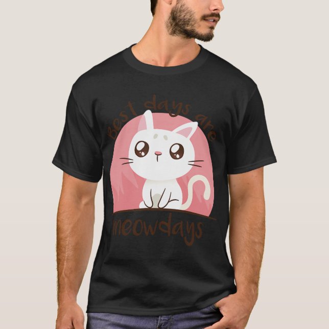 Astronaut i rymden med raketgevär. t shirt (Framsida)