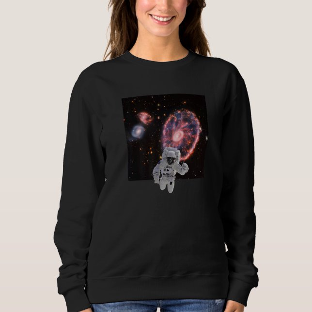 Astronaut in Cartwheel Galaxy Webb Space Telescope T Shirt (Framsida)