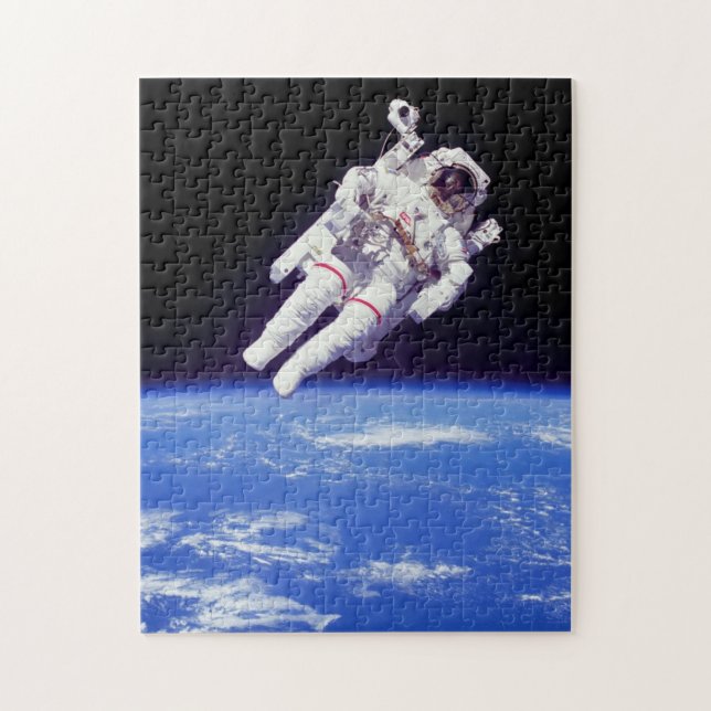 Astronaut Jetpack Rymdpromenad Jordens Omloppsbana Pussel (Vertikal)