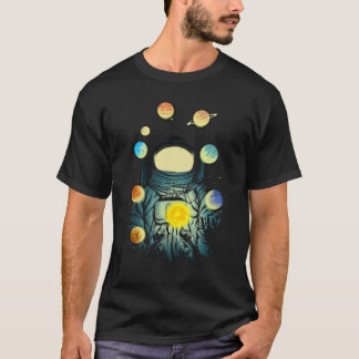Astronaut juggling planets konststjärnor och rymd t shirt