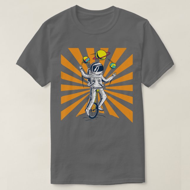 Astronaut Juggling Planets Unicle T Shirt (Design framsida)