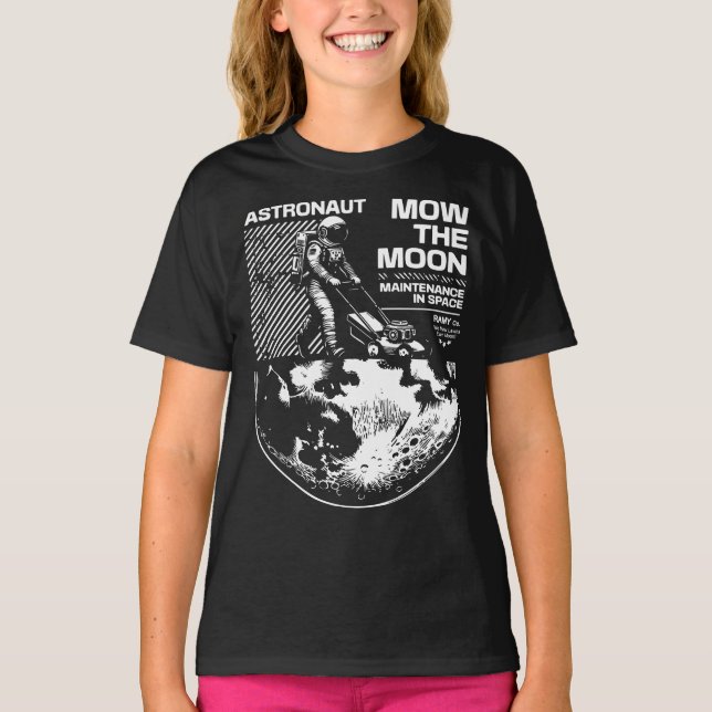 Astronaut klipper månens gräsmatta – Roligt rymdun T Shirt (Framsida)