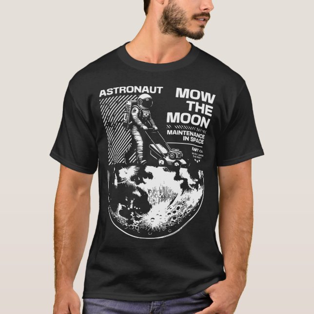 Astronaut klipper månens gräsmatta – Roligt rymdun T Shirt (Framsida)