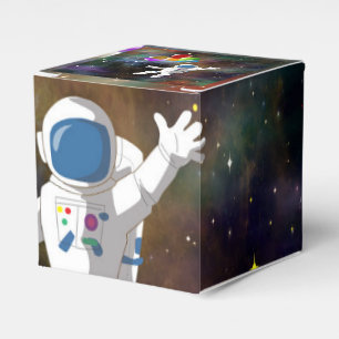 Astronaut med ballonger presentaskar