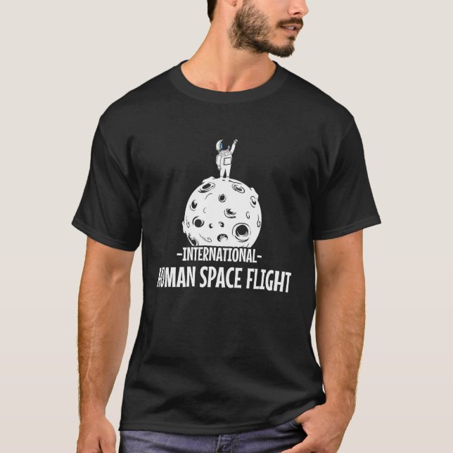 Astronaut on the moon and Mars for space friends T Shirt (Framsida)