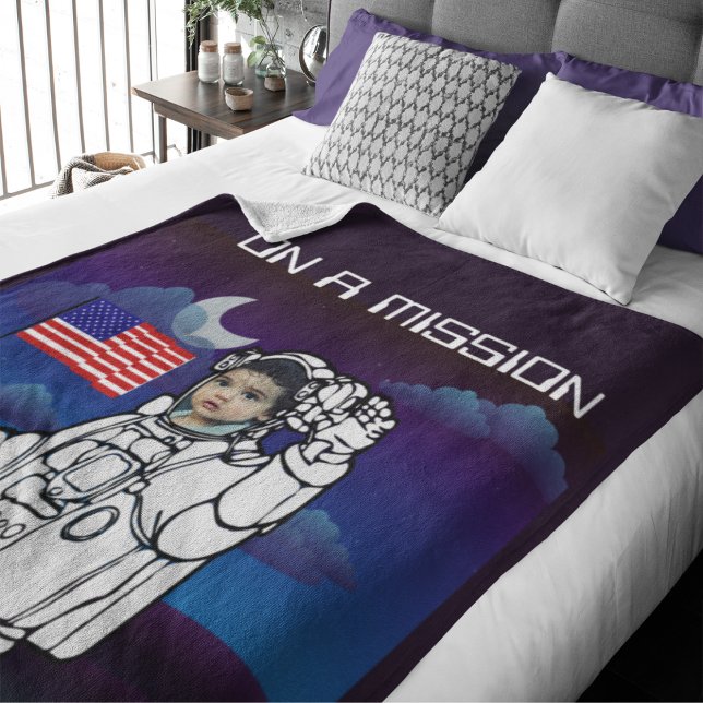 Astronaut på Måne Rymden Boy Birthday Fleecefilt (Skapare uppladdad)