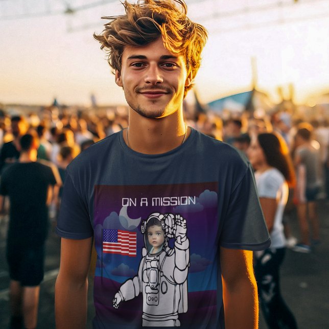 Astronaut på Måne Rymden Boy Birthday T Shirt (Skapare uppladdad)