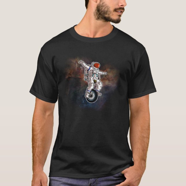 Astronaut Riding Unicycle in Outer Space by Nebula T Shirt (Framsida)