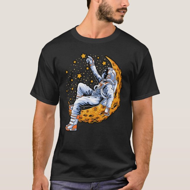 Astronaut sitta på det kuster måne t shirt (Framsida)