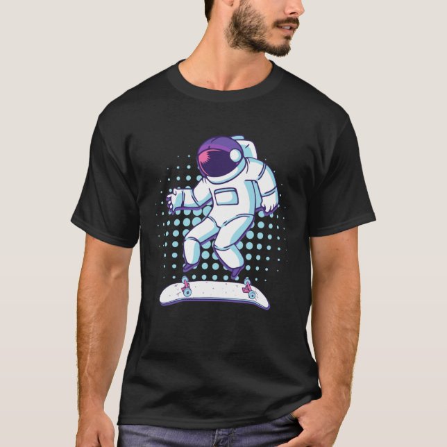 Astronaut Skateboarder In Space Gravity Zero Skate T Shirt (Framsida)
