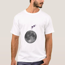Astronaut som når månens grafiska dam-T-shirt
