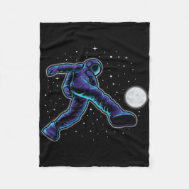 Astronaut som spelar fotboll med månen fleecefilt