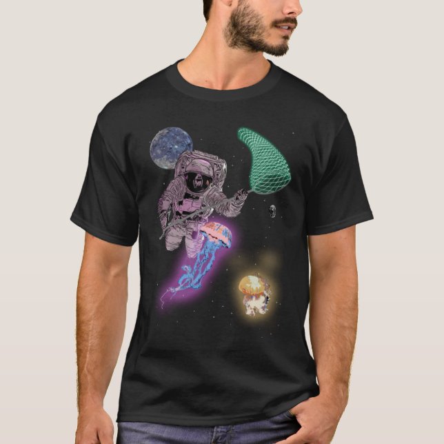 Astronaut Space Alien Jellyfish Hunting with Net G T Shirt (Framsida)