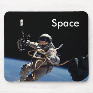 Astronaut Space Walk Musmatta