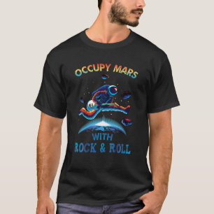 Astronaut spelar elektriska gitarrer på rymdområde t shirt