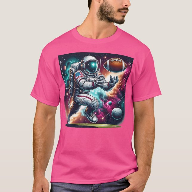 Astronaut spelar fotboll i rymden t shirt (Framsida)
