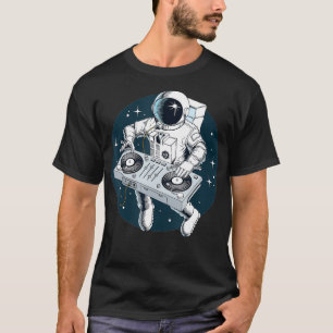 Astronaut spelar turnables DJ. i rymdstjärnor T Shirt