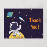 Astronaut svävande i yttre rymden