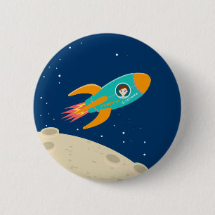 Astronaut-unge på födelsedagsfesten måne knapp