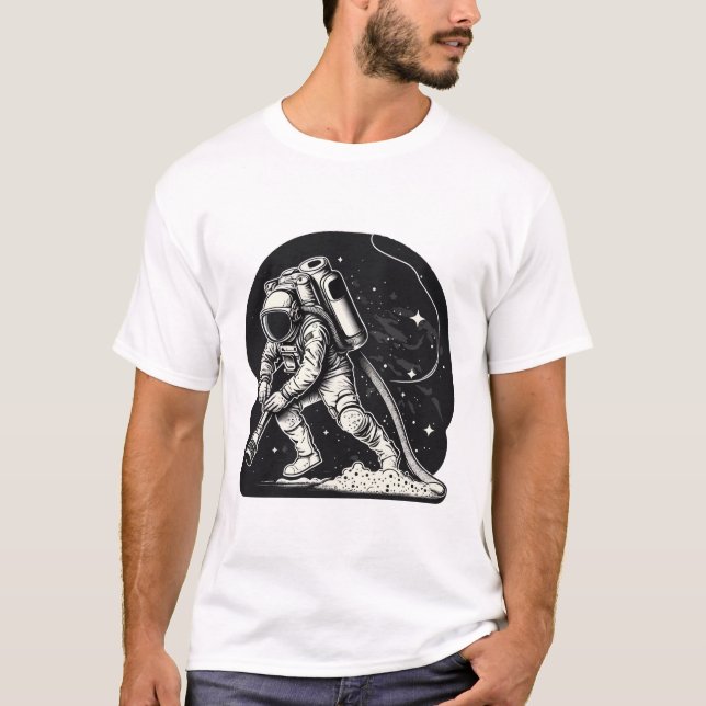 Astronaut Vacuuming Stars Coola T Shirt (Framsida)