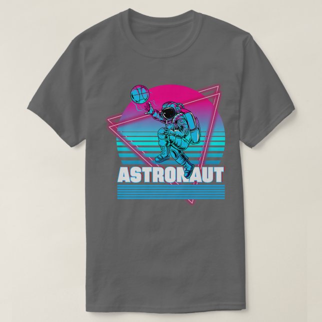 Astronaut Vaporwave Retro Aesthetic T Shirt (Design framsida)