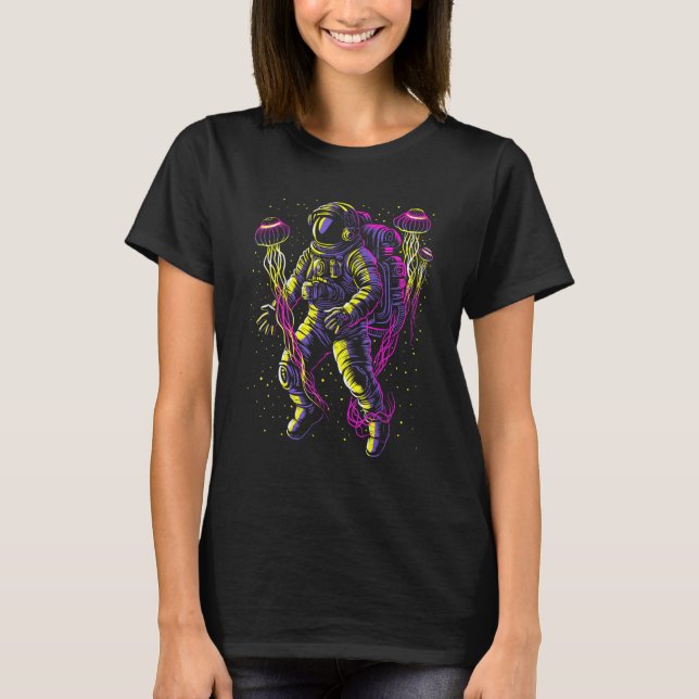 Astronaut with space jellyfish t shirt (Framsida)