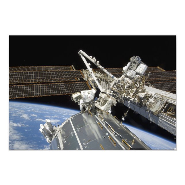 Astronauter utför en rad uppgifter fototryck (Framsidan)