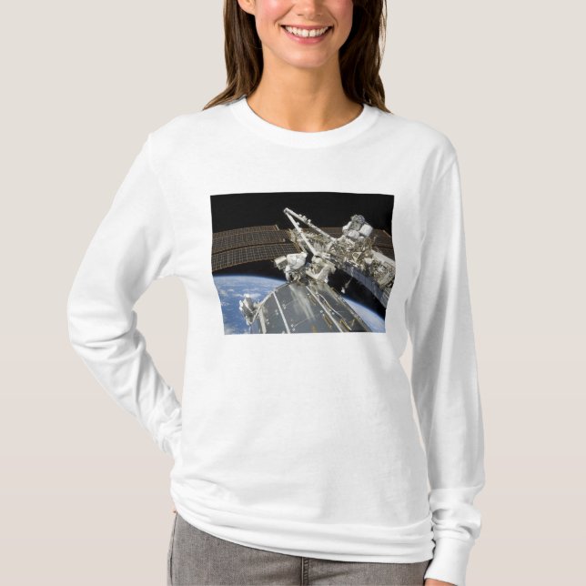 Astronauter utför en rad uppgifter t shirt (Framsida)