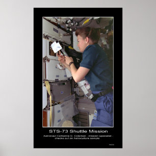 Astronautet Catherine G. Coleman kontrollerar Poster