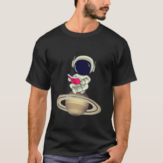 Astronaututrymmets mörk t-shirt