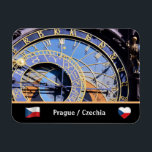 Astronomiskt klocka, Prag, Czechia (arkitektur) Magnet<br><div class="desc">Skjutstreck (Flaggor): Astronomiskt klocka (Orloj) i Prag,  Tjeckien. Detaljer om ikonisk klocka med torn som markerar zodiaktecken cirkel,  sol och måne med bredvid vårdnadshavare - skelett,  ...  Från arkitektur/Prag-serien. Originalfotografi/Art/Design efter arbete4dröm.</div>