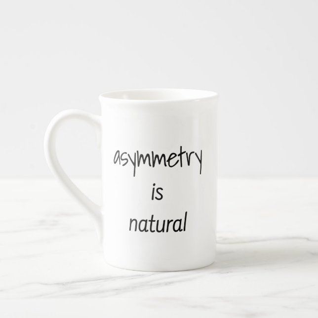 Asymmetri är naturbetingad specialitet Mugg Benporslin Mugg (Vänster)