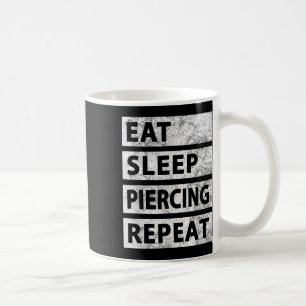 Ät Piercing i viloläge Upprepa lustig Piercing Kaffemugg