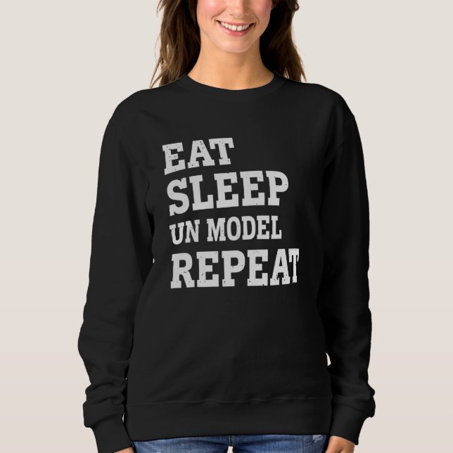 Ät Sov Omodellerad Upprepa  Sarksatisk T Shirt (Framsida)