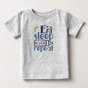 Ät Sov Var Söt Upprepa Babyflaska T Shirt
