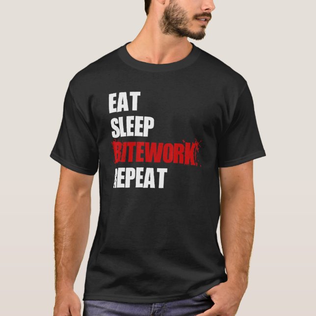 Ät Sova Bitwork Upprepa Belgisk Malinois Tysk  T Shirt (Framsida)