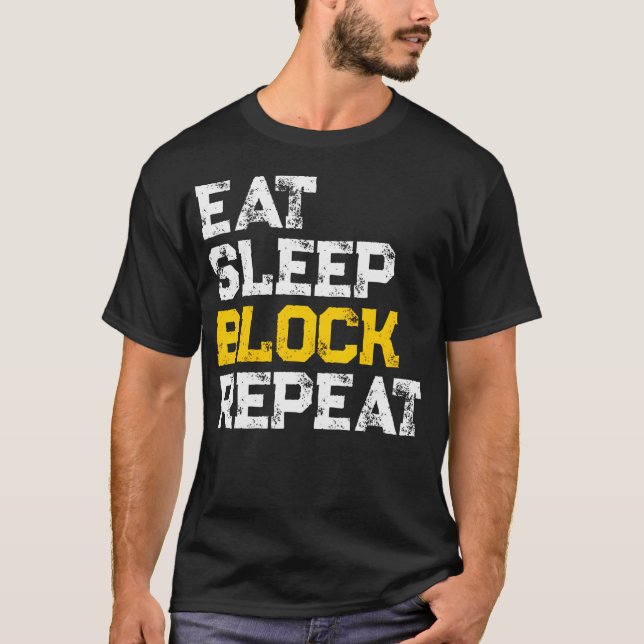 Ät Sova Blockera Upprepa Fotbollsoffensiv T Shirt (Framsida)