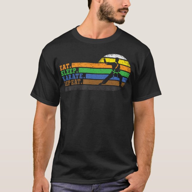 Ät Sova Karate Upprepa T Shirt (Framsida)