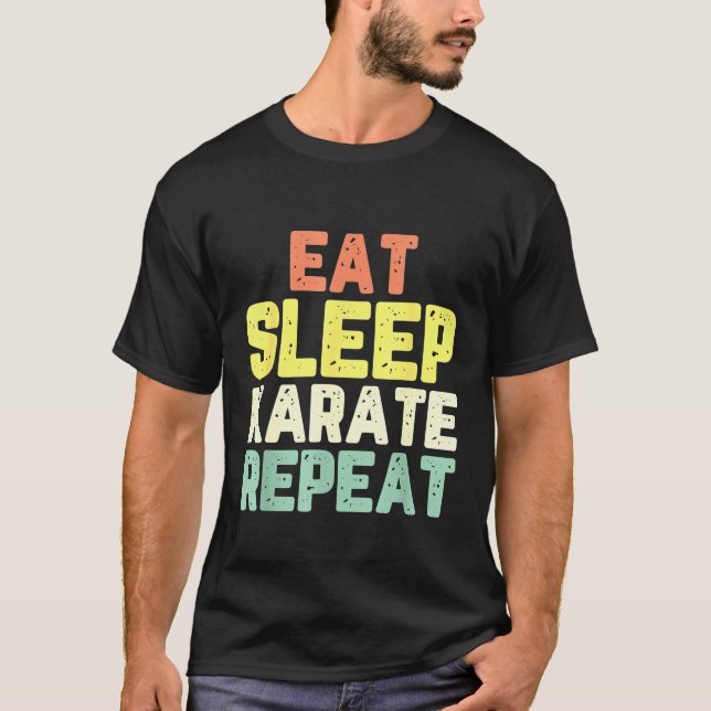 Ät Sväng Karate Upprepa den funna Coolan Älskare R T Shirt (Framsida)
