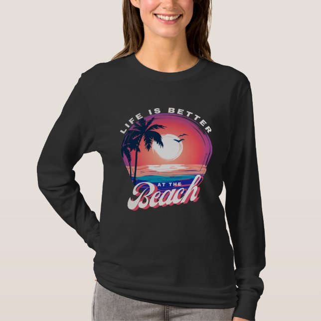 At The Beach Retro Summer Vacation Palm Trees T Shirt (Framsida)