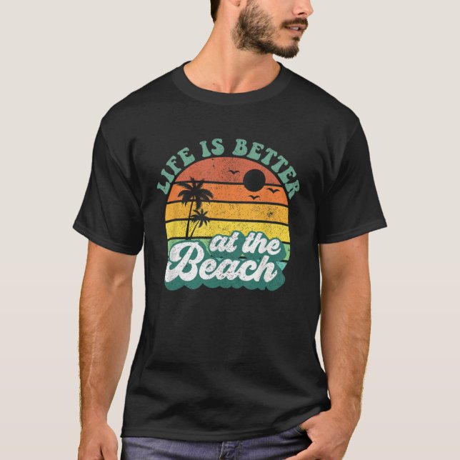 At The Beach Tropical Retro Sunset Palm Trees T Shirt (Framsida)