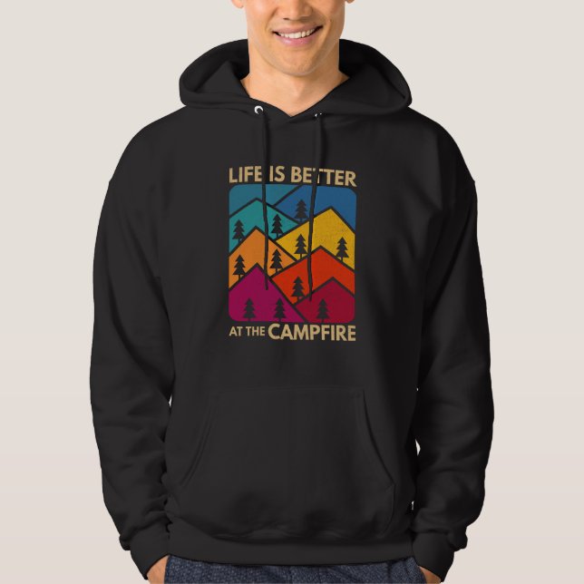 At The Campfire Camper Outdoorlife Camping Hoodie (Framsida)