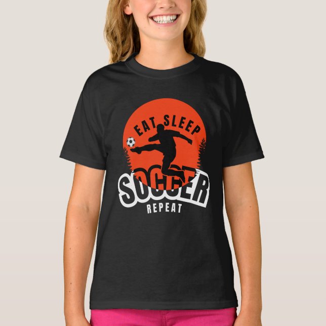 äta sova fotboll upprepa  t shirt (Framsida)