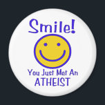 Ateist Magnet<br><div class="desc">Lägg ett mänskligt ansikte på Atheism med en skarp gult ansikte i blått med blått brev som säger: "Smile! Du träffade just en ATHEIST."</div>