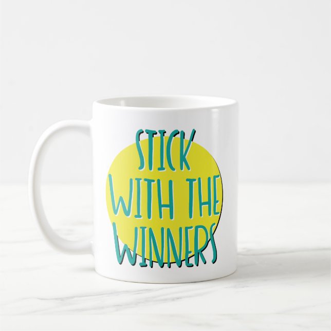 Återhämtningsmugg med slogan om att hålla sig till kaffemugg (Vänster)
