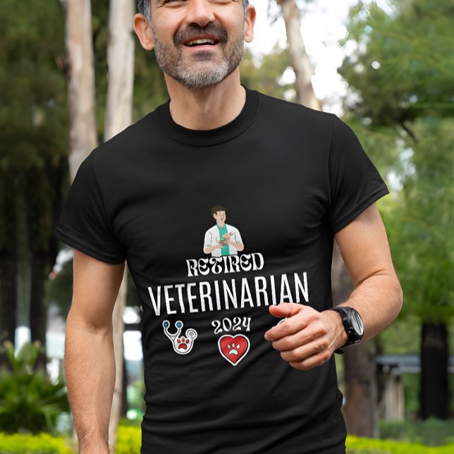 Återtrött veterinär 2024 Animal Doktor Vet Funny T Shirt (Skapare uppladdad)
