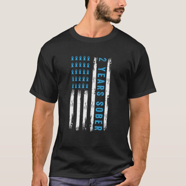 Återvinning av alkoholberoende 2 år Sober Usa T Shirt (Framsida)