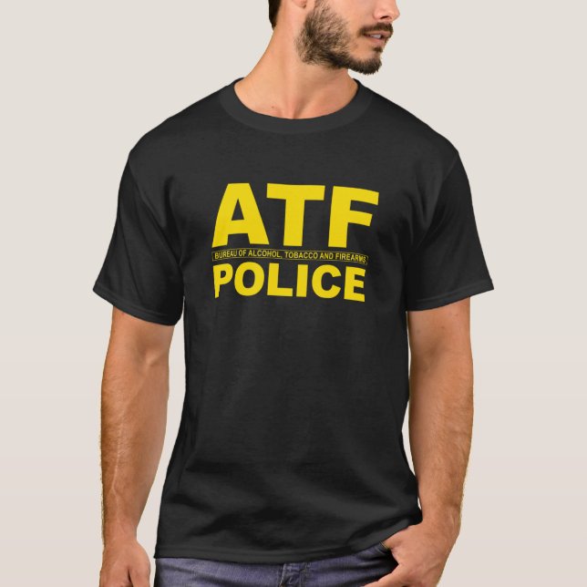 ATF POLICE BUREAU OF ALCOHOL TOBACCO OCH FIREARMS T SHIRT (Framsida)